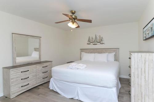 Katil atau katil-katil dalam bilik di Lake Murray Group Getaway