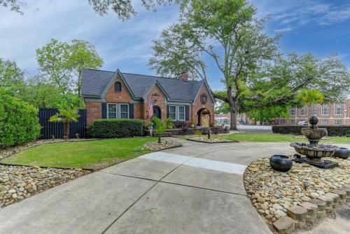 Zahrada ubytování 3BR Brick Cottage-Mins to USC