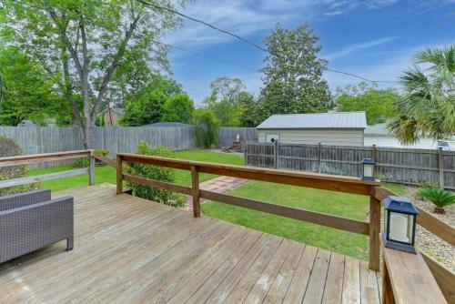 Balkón nebo terasa v ubytování 3BR Brick Cottage-Mins to USC