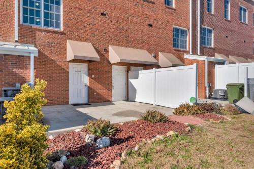 Gallery image of Lake Carolina Harborside Condo in Columbia