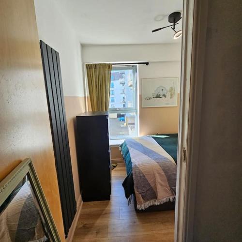 Calming Sea View City Apartment photo 14