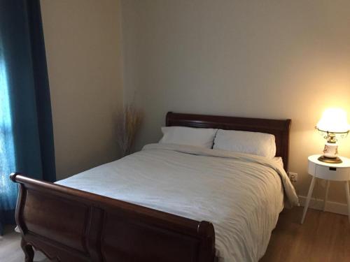 Postel nebo postele na pokoji v ubytování Appartement Taverny