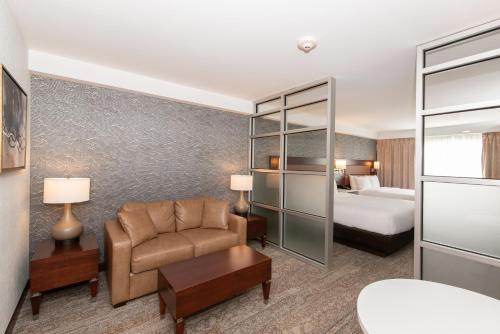 Katil atau katil-katil dalam bilik di Quality Inn & Suites