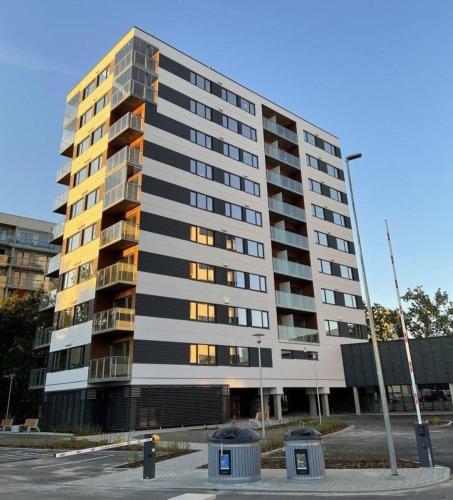 El edificio en el que está el departamento