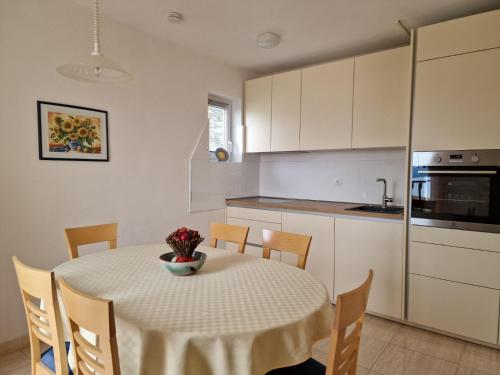 Holiday apartment with a balcony and sea view, just 300 metres from the beach
