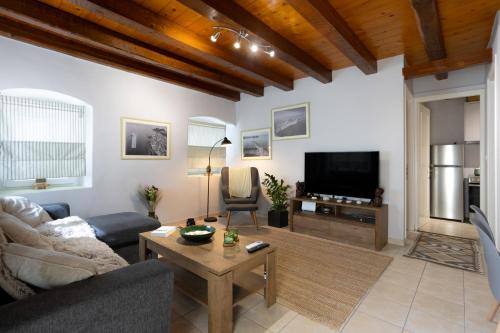 Alma Libre Studios / Campiello / Corfu Old Town