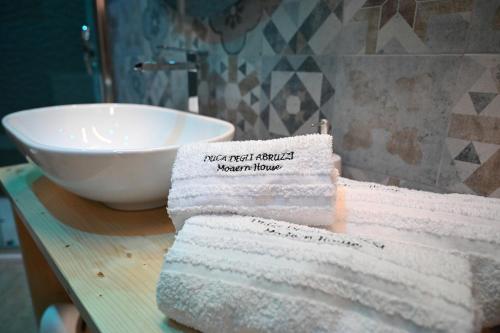 Φωτογραφία από το άλμπουμ του DUCA DEGLI ABRUZZI Modern House LUXURY RELAX - VICINO AEROPORTO - CHECK IN H24 στο Μπρίντιζι