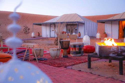 Patio o area all'aperto di RiadSuerteloca Merzouga