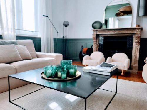 Galeriebild der Unterkunft Grande Maison Bourgeoise avec Cour Privative, 5 Chambres, WiFi, Proche Commerces et Nature - FR-1-510-186 in Abscon