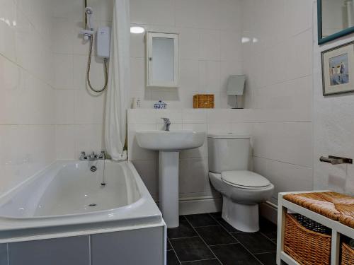 Ванна кімната в 2 bed in Porthmadog 86064