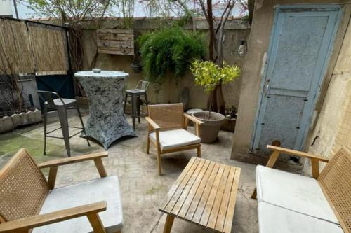 Photo de la galerie de l'établissement Beautiful apt near Notre-Dame-du-Mont, à Marseille