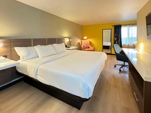 Postel nebo postele na pokoji v ubytování Quality Inn & Suites Willows