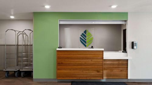 Koupelna v ubytování WoodSpring Suites Greeley