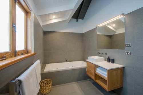 Bilik mandi di Beach Huts Middleton