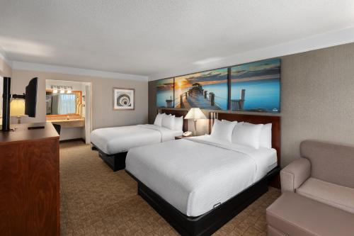 Ένα ή περισσότερα κρεβάτια σε δωμάτιο στο Days Inn by Wyndham Columbia Kentucky