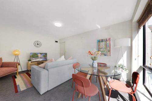 Zona de estar de Retro Rose St Kilda Mansions