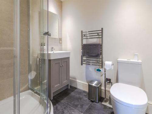 Ένα μπάνιο στο 3 Bed in Aberdovey DY005