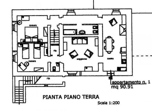 een zwart-witte plattegrond van een gebouw bij Ferienwohnung für 4 Personen ca 95 qm in Monteriggioni, Toskana Chianti in Monteriggioni