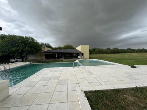 Πισίνα στο ή κοντά στο Finca la ponderoza