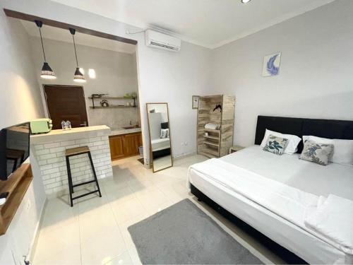 Dapur atau dapur kecil di LaGriya Guest House