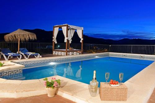 Gallery image of Villa José 2, beheizter Pool, Meerblick in Comares