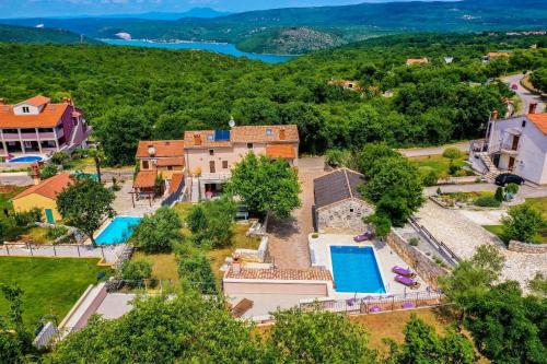 Luxusvilla auf geräumigem privaten Eigentum