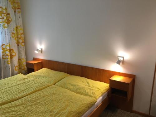 Cama ou camas em um quarto em gemütliches neu renoviertes Gästezimmer mit Balkon - b58485
