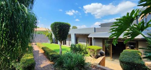 Gallery image of Expansive 5-bedroom house in Hartbeespoort