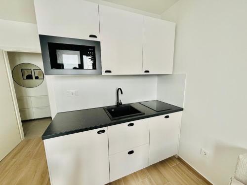 Modern spot 4 city retreat