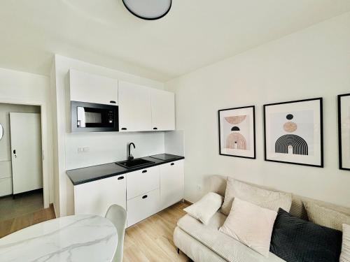 Modern spot 4 city retreat