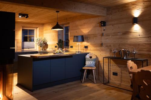 Η κουζίνα ή μικρή κουζίνα στο Schwarzwald Chalet -Wilde Rench-