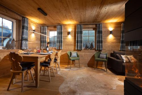 Χώρος καθιστικού στο Schwarzwald Chalet -Wilde Rench-