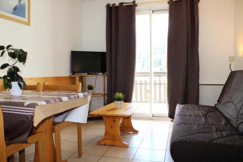 Résidence Les Issarts - Appartement au pied des pistes de Superdévoluy MAE-9671