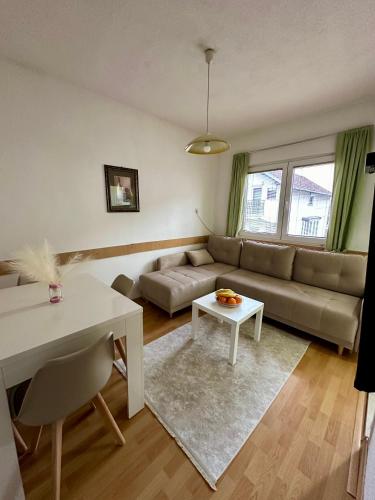 Gallery image of Central Comfort Apartment 5 Minute Walk to Beach, Free Parking, 2 BR in Struga