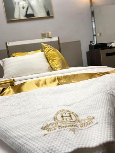 Cama o camas de una habitación en THE DREAMS HOTEL