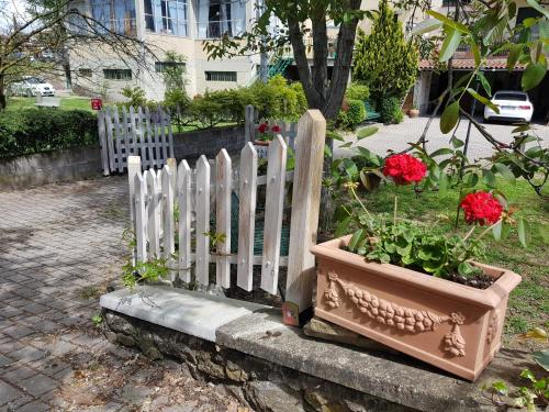 Un jardín fuera de Casa Ugo