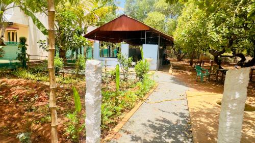 En have udenfor Lotus Garden Guest House