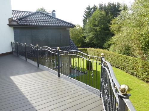 Taman di luar Holiday apartment on Gölisbach