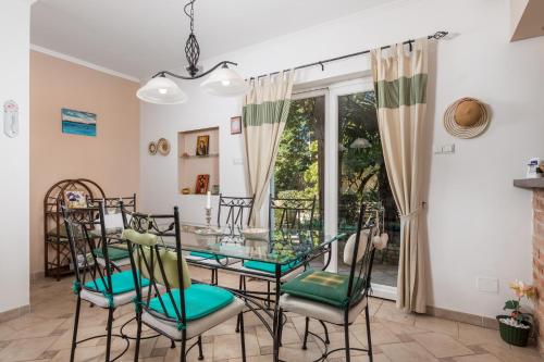 Villa Monticello Crikvenica, 200m from sea with rome garden
