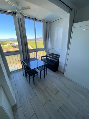 Studio avec Piscine et Parking