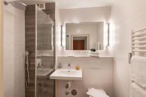 Ένα μπάνιο στο Ferienwohnung Kaiserpanorama - Alpenmagie Suites