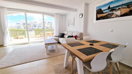 Φωτογραφία από το άλμπουμ του Lovley Ground Floor 2 Bed Direct Pool Access Free WiFi σε Sucina