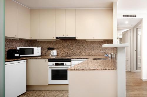Apartaments-Hotel Hispanos 7 Suiza photo 14