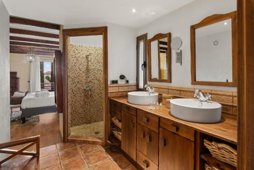 Ένα μπάνιο στο Karat Villa Kanaria