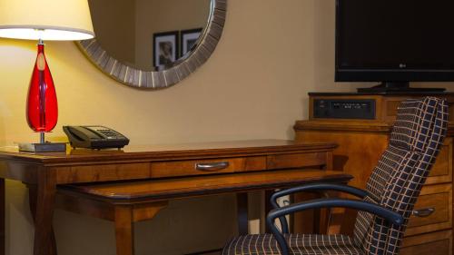 Baltimore Marriott Inner Harbor at Camden Yards Image