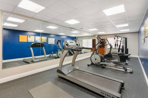 Palestra o centro fitness di Comfort Suites West Jacksonville