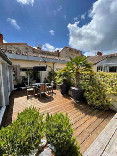 Appartement 65m2, terrasse 25m2, dernier étage.