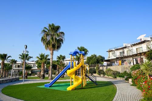 משחקיית ילדים ב-Cypr Palm Bay View