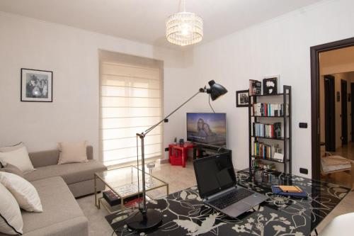 Mia Ginger, Stazione Trastevere vicinanze