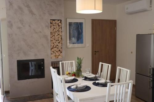 Tündérkert Villa 8164 Balatonfőkajár, 8 Iskola utca kép - 3